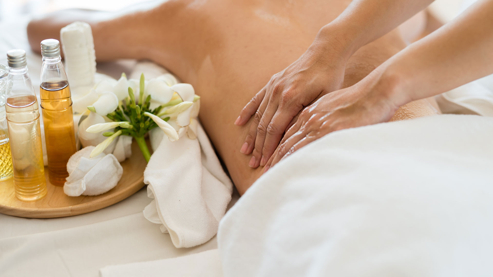 Masaj terapeutic cu ulei de Magenziu la Sandal SPA Bucuresti